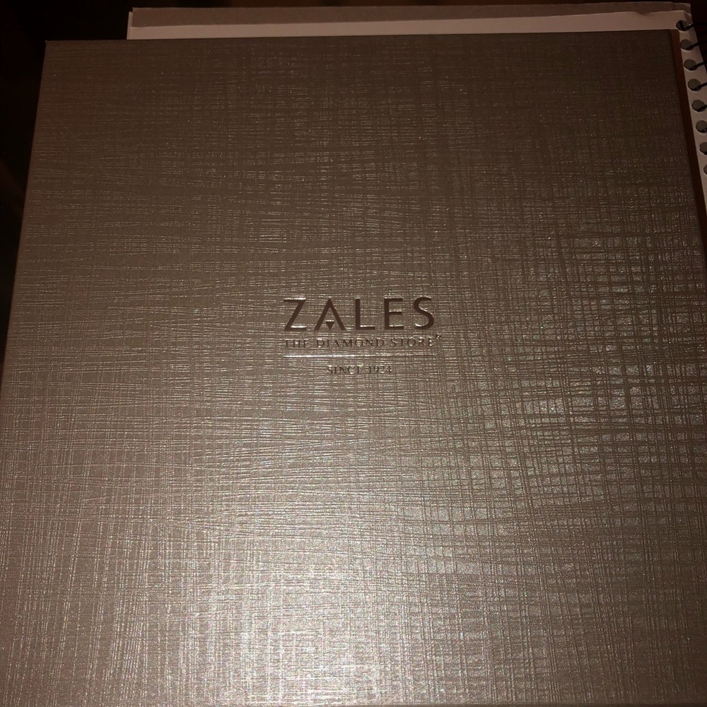 Zales Large Pearl/Pendant Box